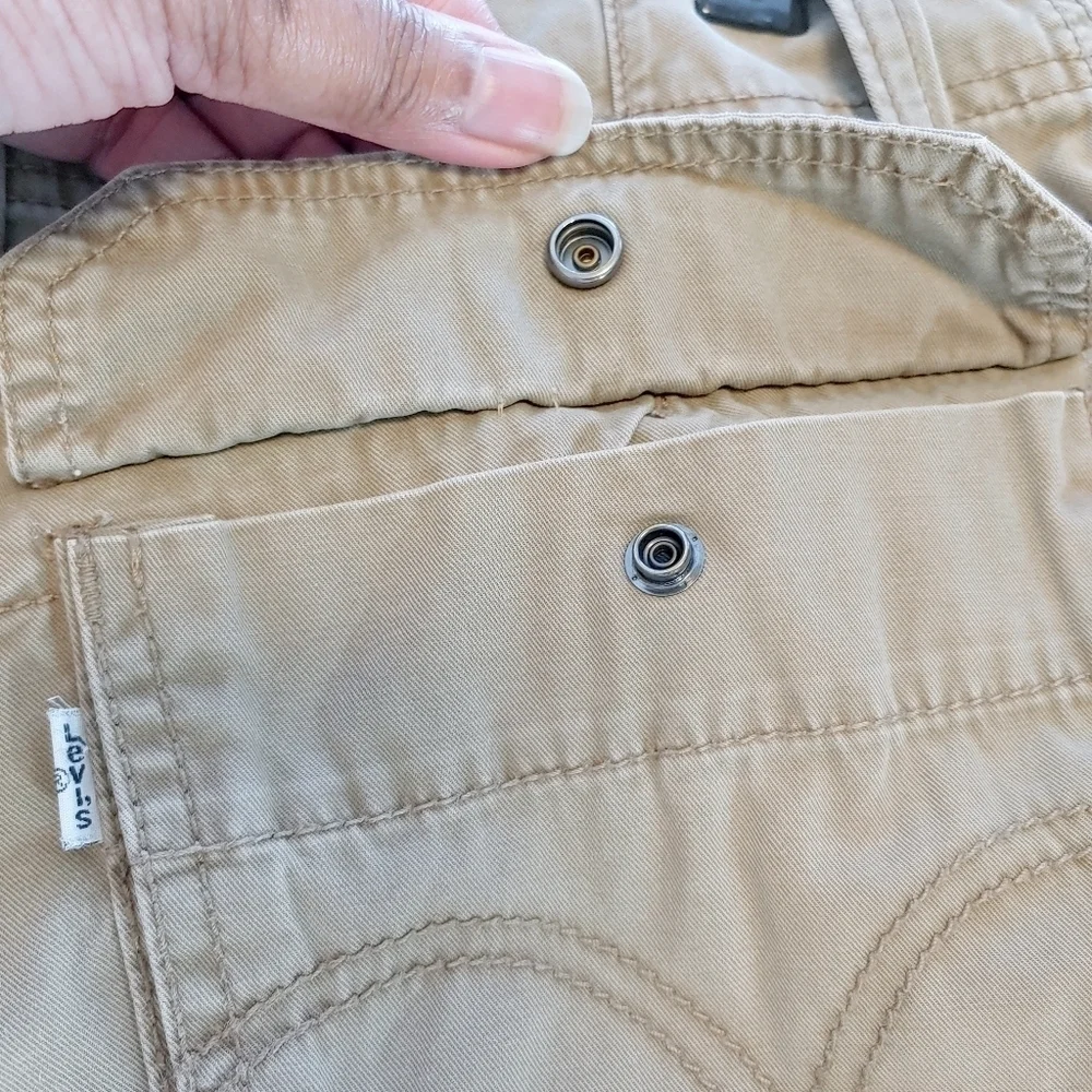 Levi's Men's Light Brown Cargo Shorts Sz 33 Casual Outdoors Hiking Camping